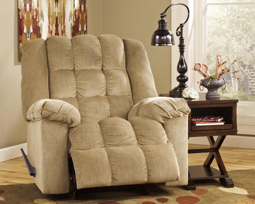 Ludden Recliner