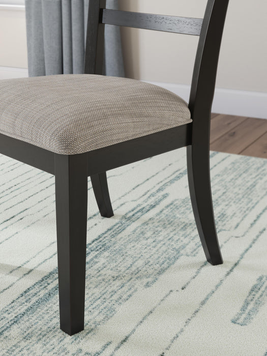 Greddinton Dining Room Set